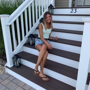 Meet your Posher, Emily